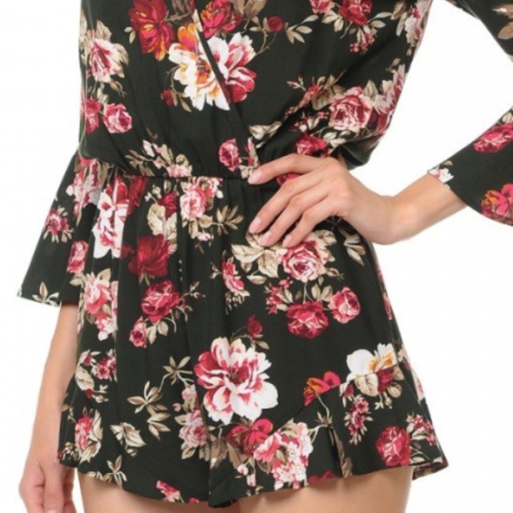 FLORAL PRINT RUFFLED ROMPER - Picture 2 of 3